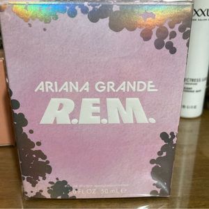 Ariana Grande, REM New